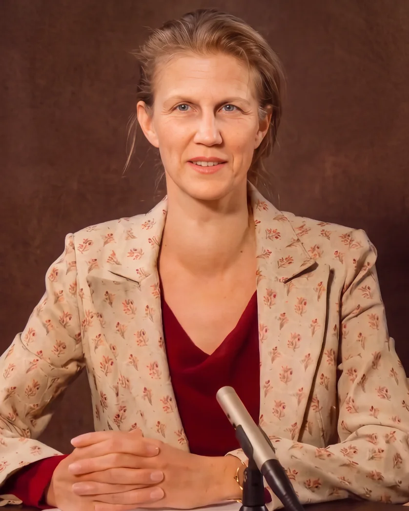 Angela Mahr