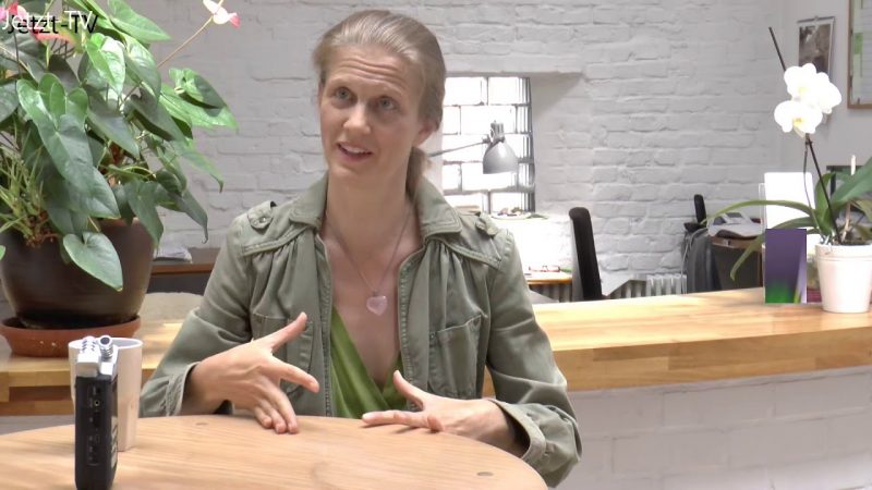 Angela Mahr: Sich für den Frieden einsetzen!
